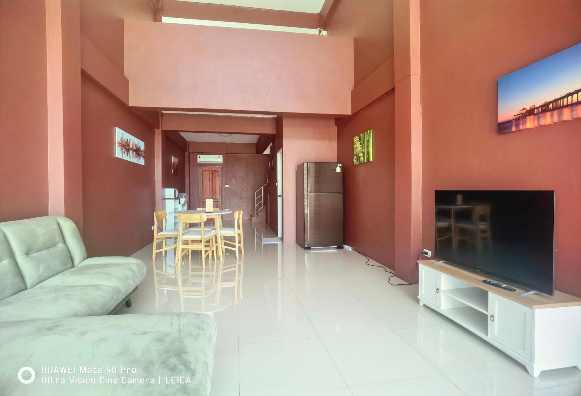 ホテル 115 Townhouse Ban Khlong Krang エクステリア 写真