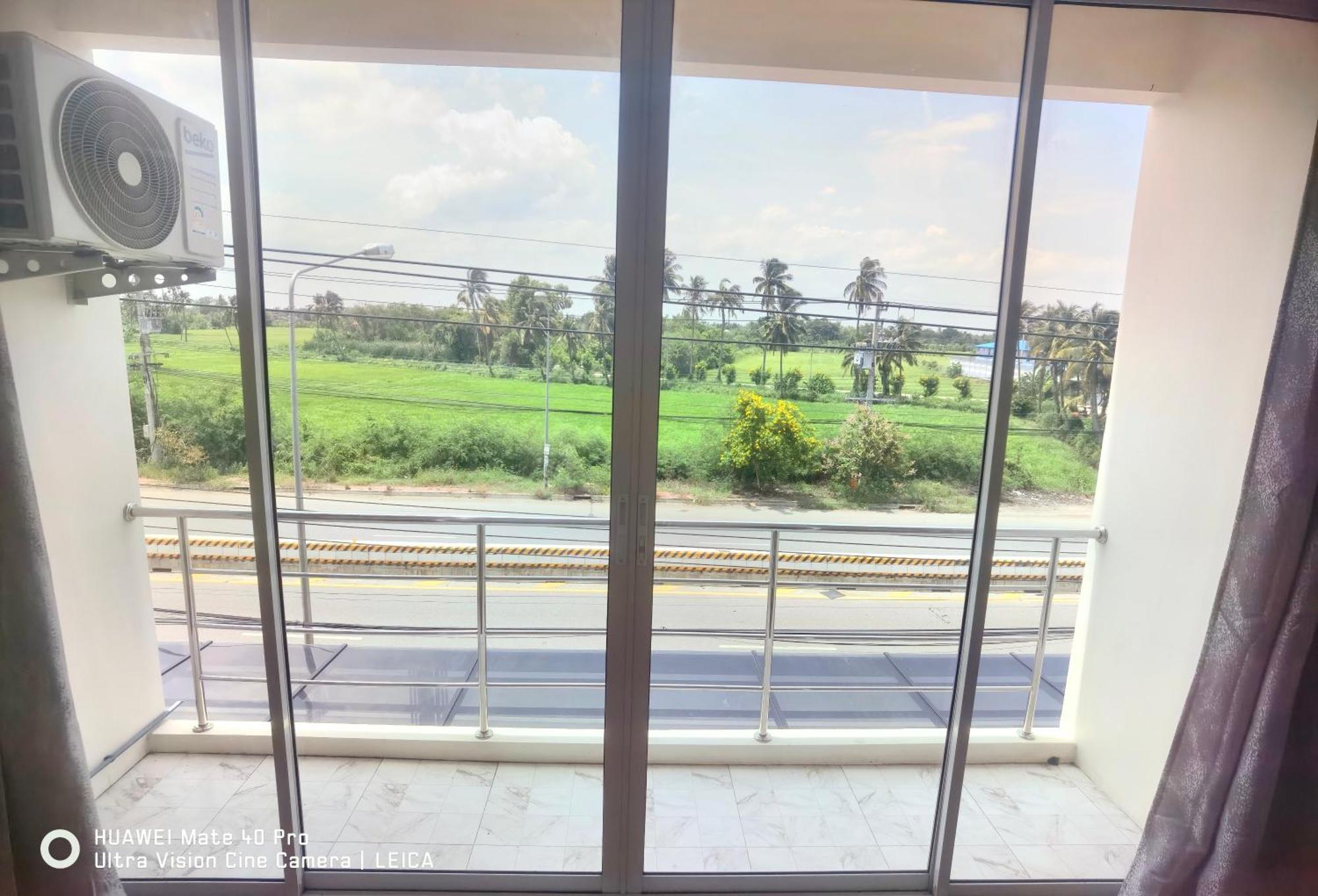 ホテル 115 Townhouse Ban Khlong Krang エクステリア 写真