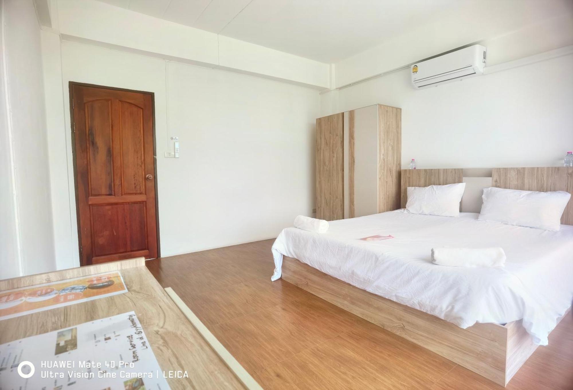 ホテル 115 Townhouse Ban Khlong Krang エクステリア 写真