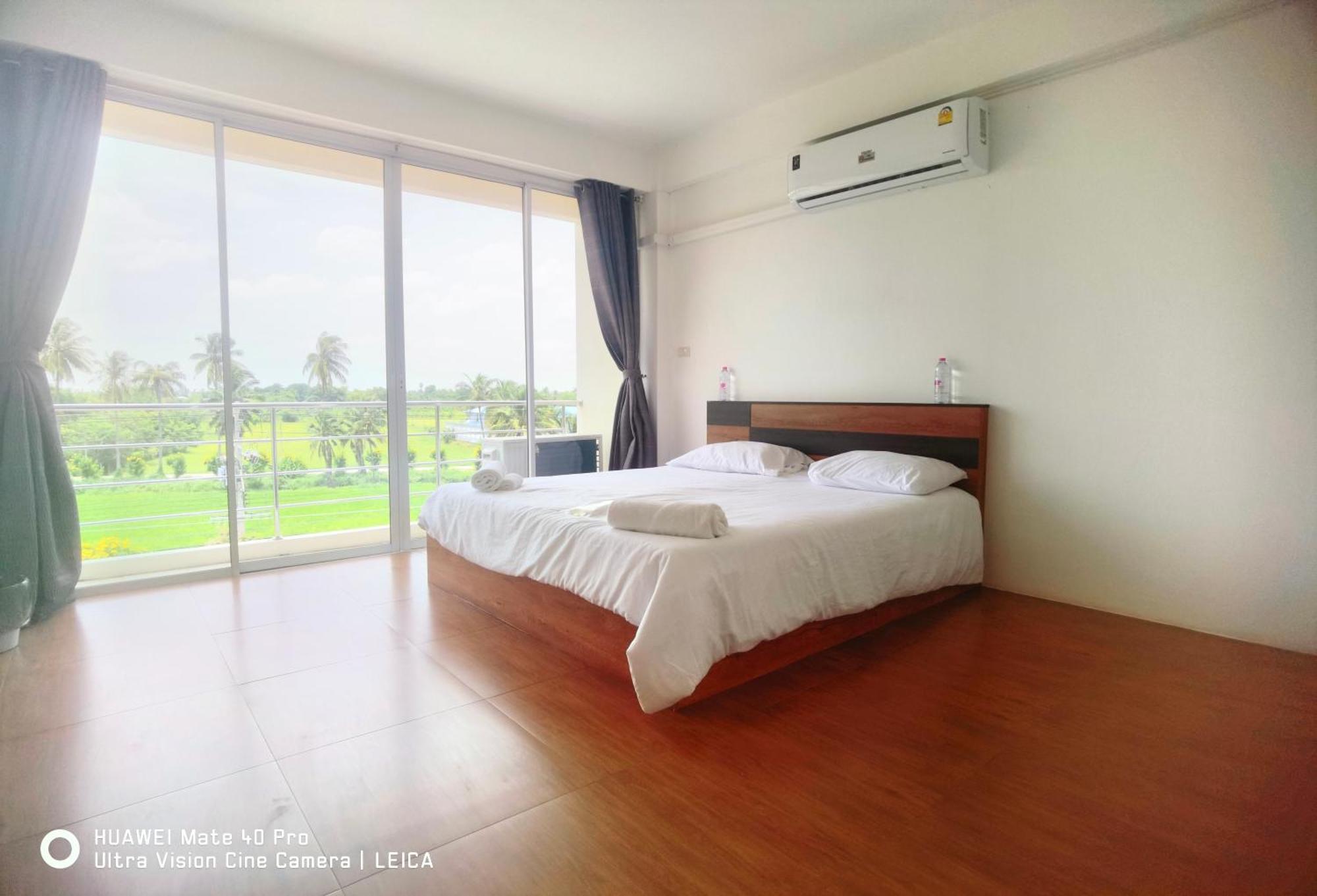ホテル 115 Townhouse Ban Khlong Krang エクステリア 写真