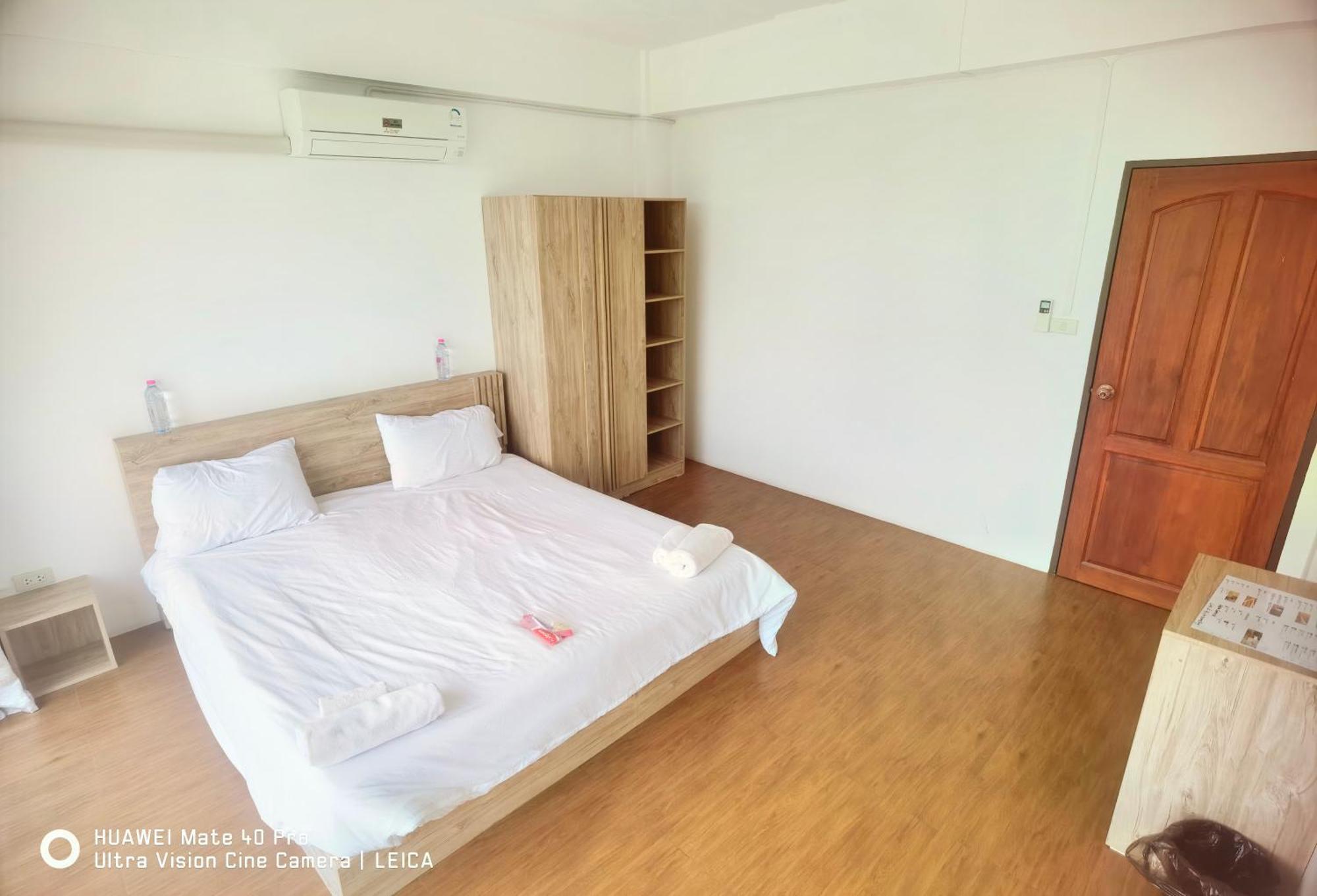 ホテル 115 Townhouse Ban Khlong Krang エクステリア 写真