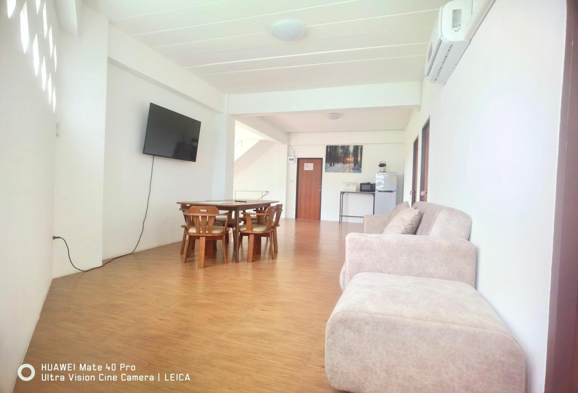 ホテル 115 Townhouse Ban Khlong Krang エクステリア 写真