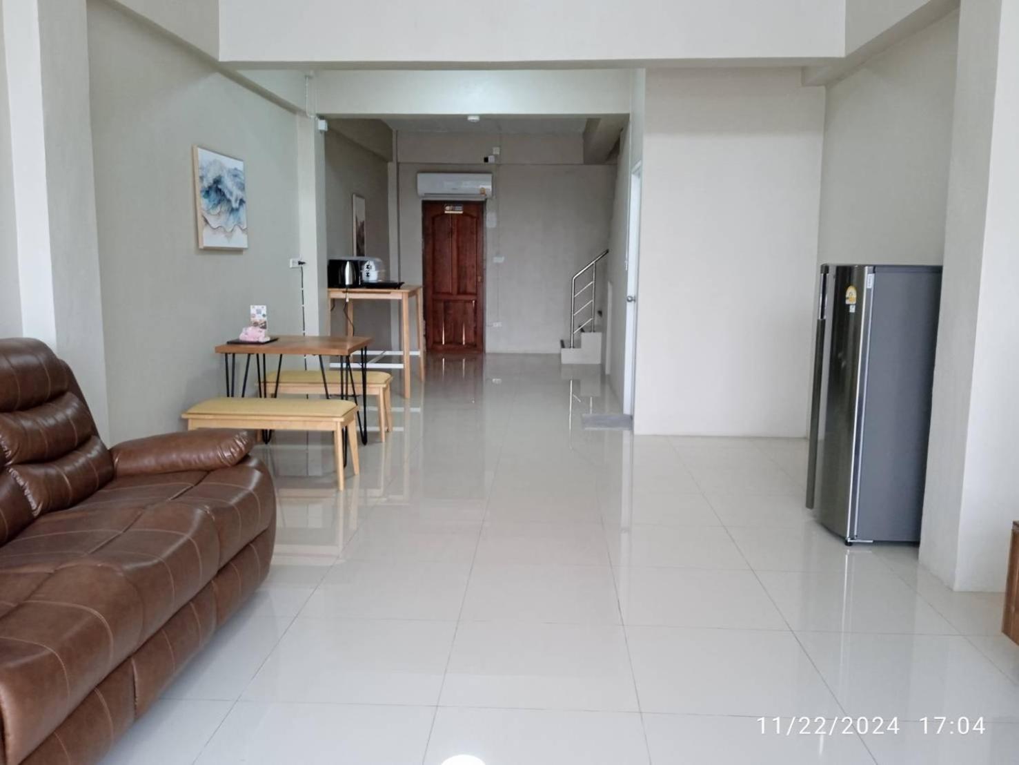 ホテル 115 Townhouse Ban Khlong Krang エクステリア 写真
